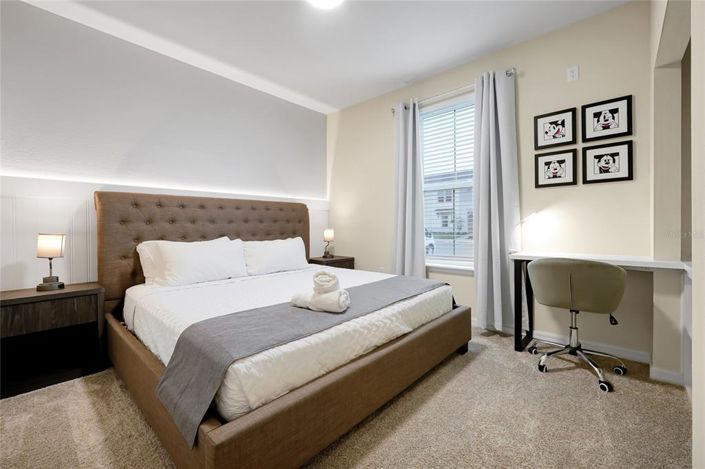 Image No.28-5 Bed Townhouse for sale