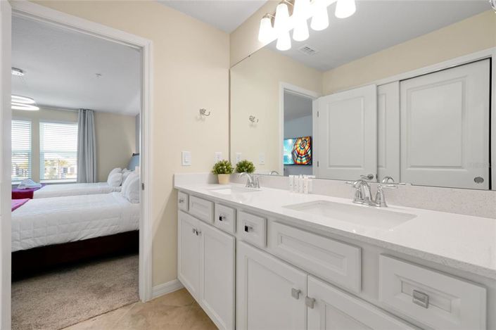 Image No.44-5 Bed Townhouse for sale