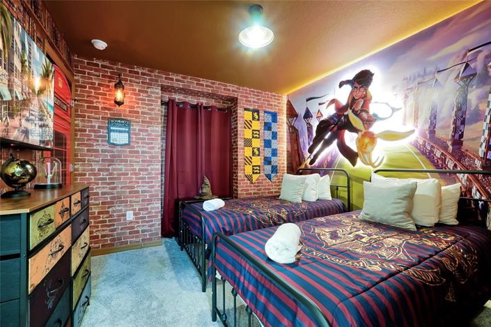 Image No.56-5 Bed Townhouse for sale