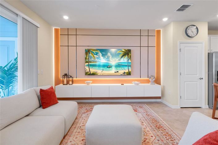 Image No.8-5 Bed Townhouse for sale