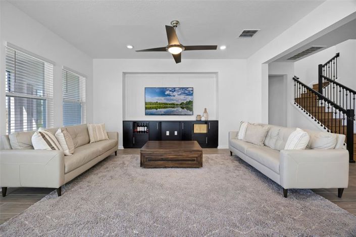 Image No.2-4 Bed House for sale