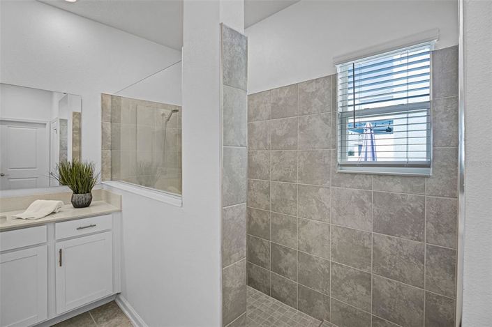 Image No.20-4 Bed House for sale