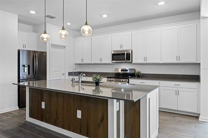 Image No.3-4 Bed House for sale