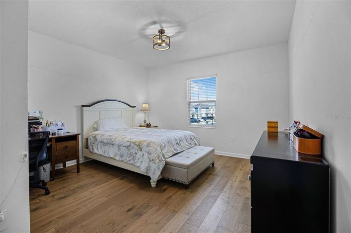 Image No.33-4 Bed House for sale