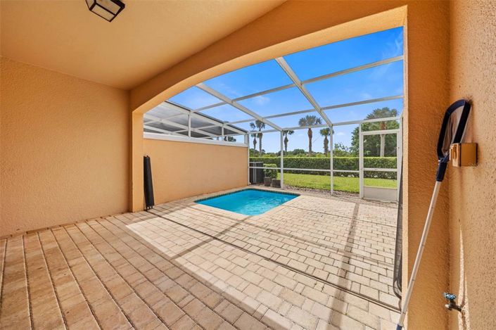 Image No.18-3 Bed Townhouse for sale