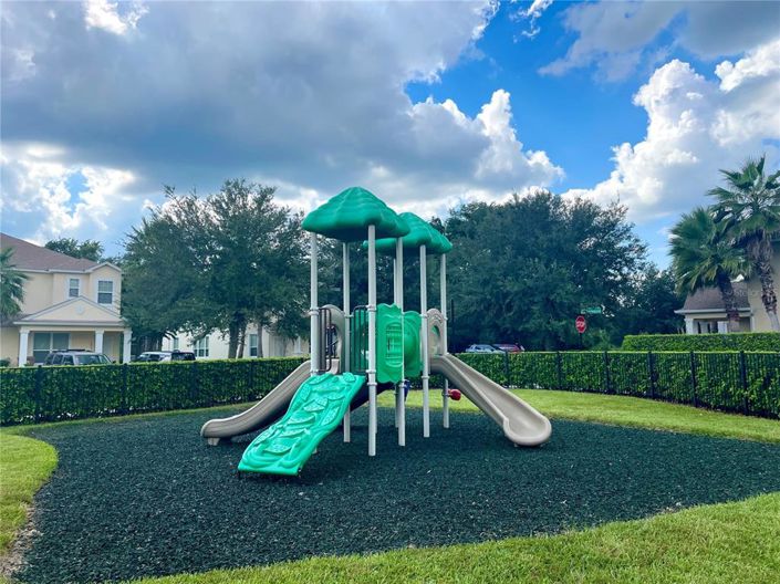 Image No.20-3 Bed Townhouse for sale