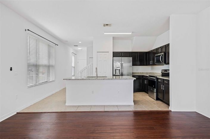 Image No.4-3 Bed Townhouse for sale