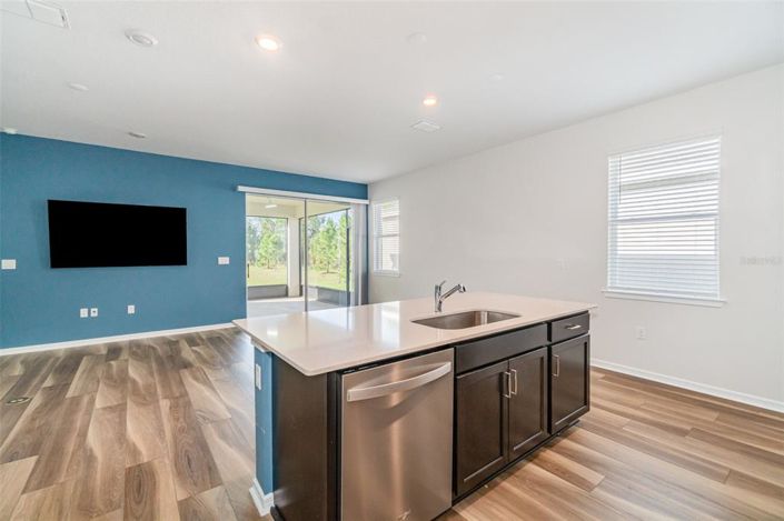 Image No.16-4 Bed House for sale