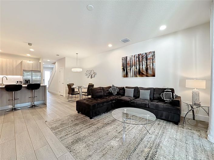 Image No.18-3 Bed Townhouse for sale