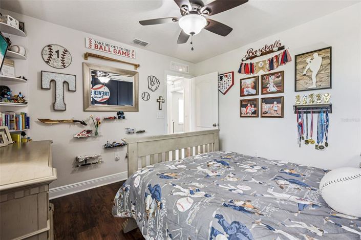 Image No.20-4 Bed House for sale