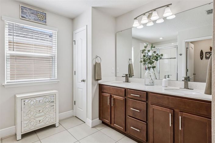 Image No.21-4 Bed House for sale