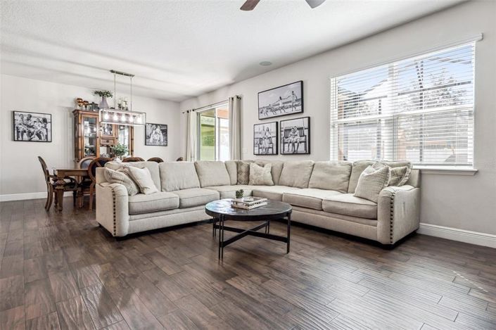 Image No.7-4 Bed House for sale