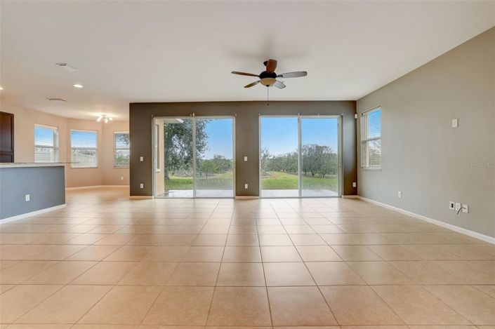 Image No.11-3 Bed House for sale