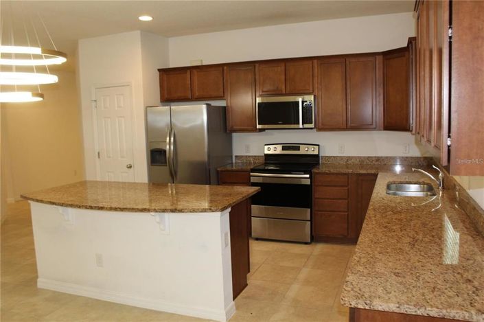 Image No.6-4 Bed House for sale