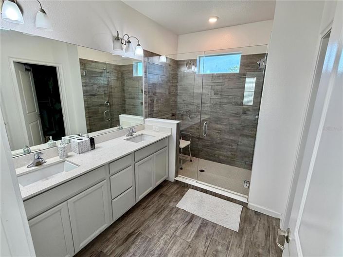 Image No.42-4 Bed House for sale