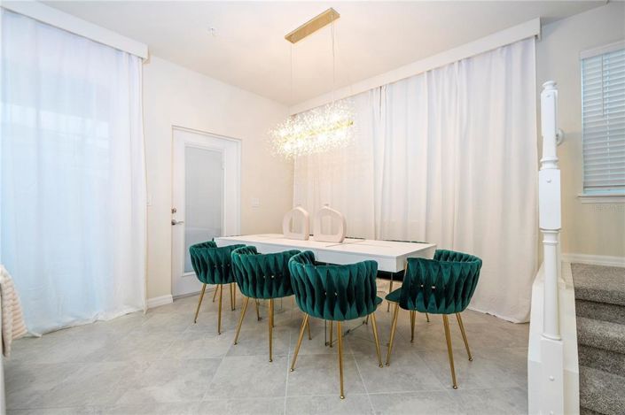 Image No.19-5 Bed Townhouse for sale