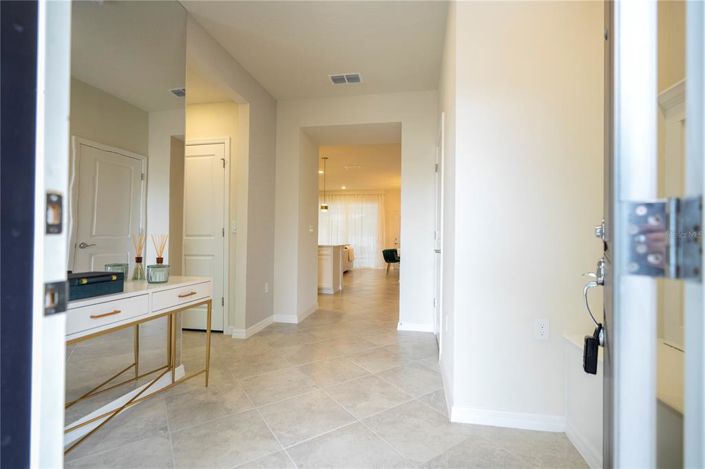 Image No.27-5 Bed Townhouse for sale