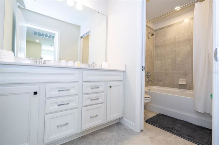 Image No.35-5 Bed Townhouse for sale