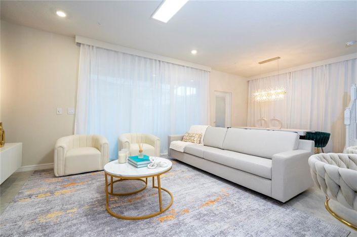 Image No.4-5 Bed Townhouse for sale