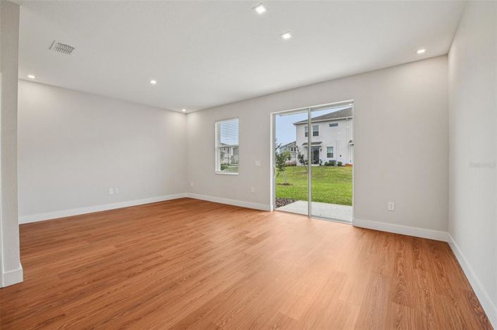 Image No.10-3 Bed Townhouse for sale