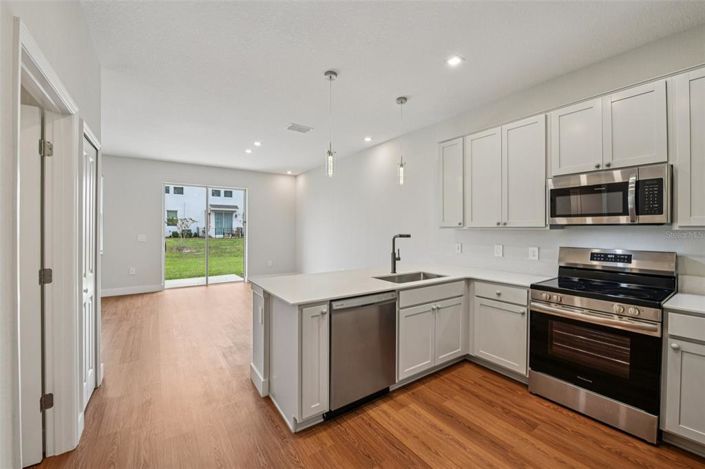 Image No.14-3 Bed Townhouse for sale