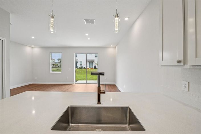 Image No.20-3 Bed Townhouse for sale