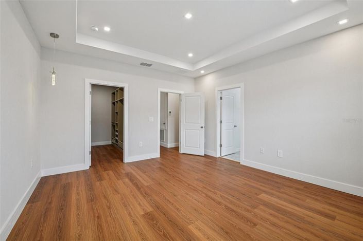 Image No.30-3 Bed Townhouse for sale