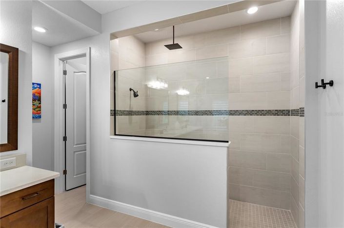 Image No.20-4 Bed House for sale