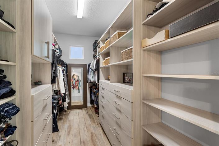 Image No.21-4 Bed House for sale