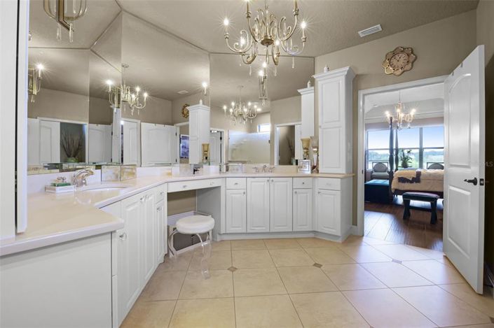 Image No.17-3 Bed House for sale