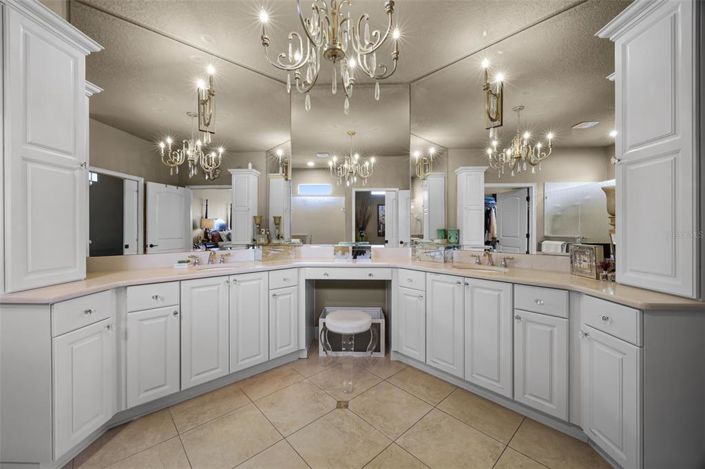 Image No.18-3 Bed House for sale