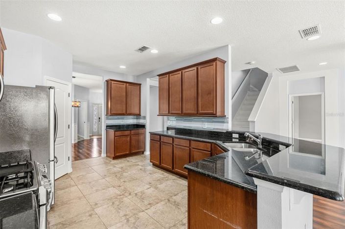 Image No.10-4 Bed House for sale