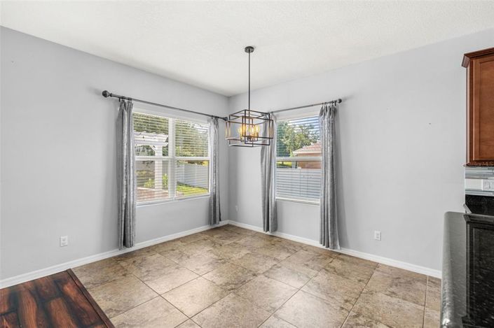 Image No.11-4 Bed House for sale