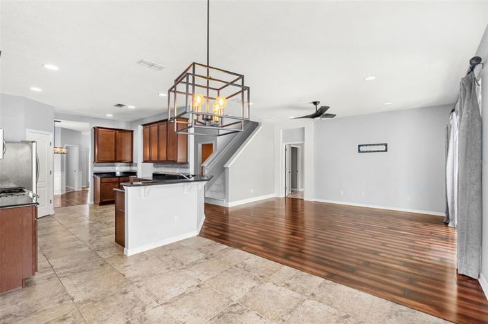 Image No.12-4 Bed House for sale