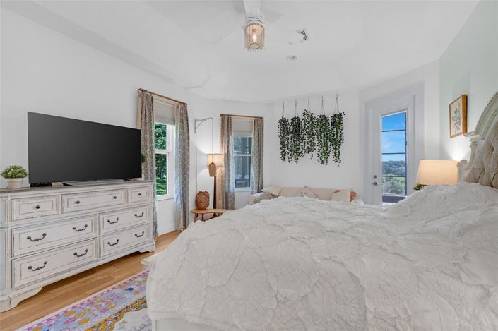 Image No.10-4 Bed House for sale