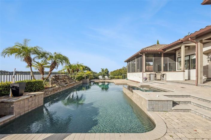 Image No.15-4 Bed House for sale