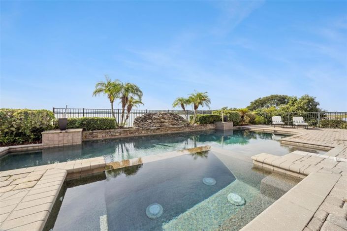 Image No.25-4 Bed House for sale