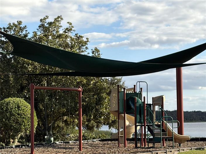 Image No.20-4 Bed Townhouse for sale