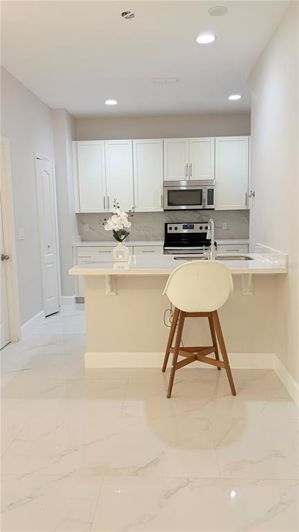 Image No.3-4 Bed Townhouse for sale