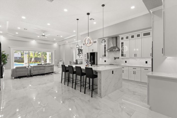 Image No.12-4 Bed House for sale