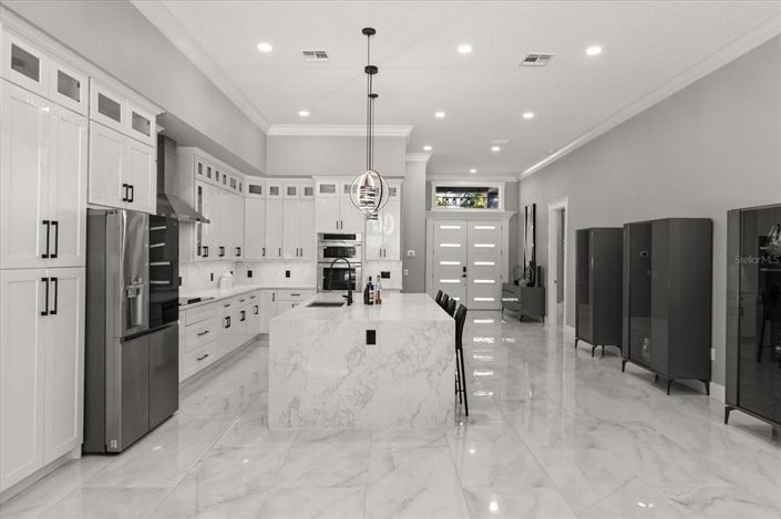 Image No.18-4 Bed House for sale