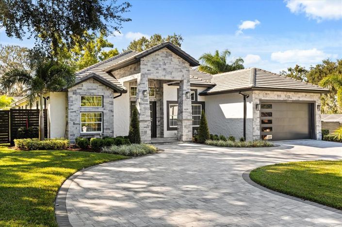 Image No.2-4 Bed House for sale