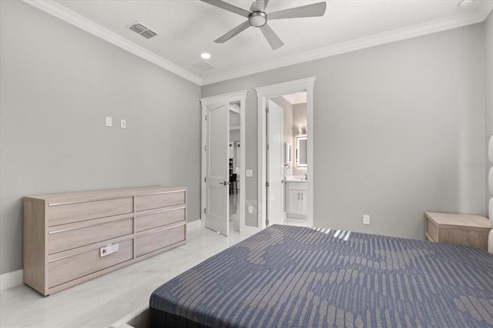 Image No.38-4 Bed House for sale