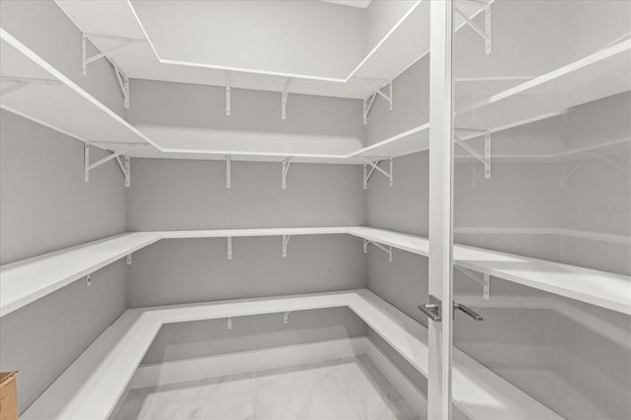 Image No.45-4 Bed House for sale