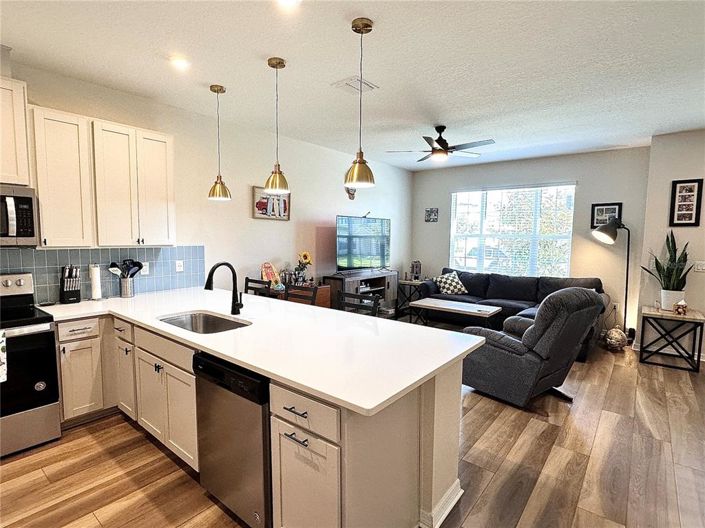 Image No.8-3 Bed Townhouse for sale