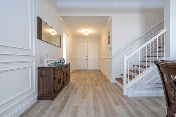 Image No.18-6 Bed House for sale