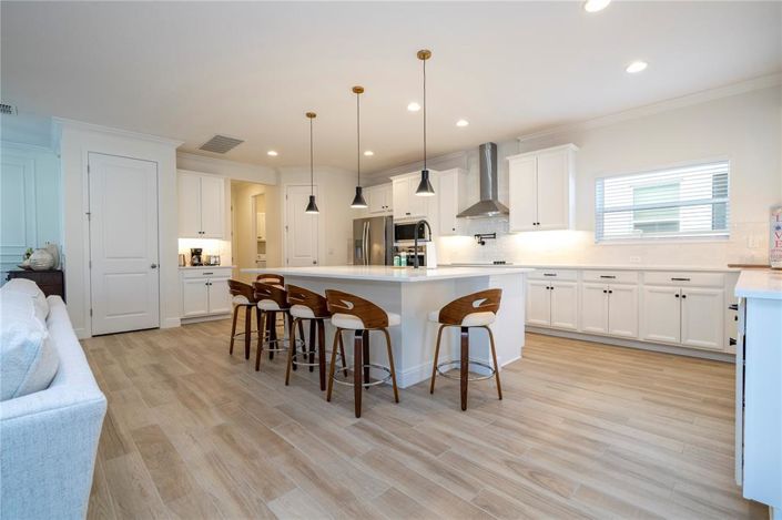 Image No.24-6 Bed House for sale