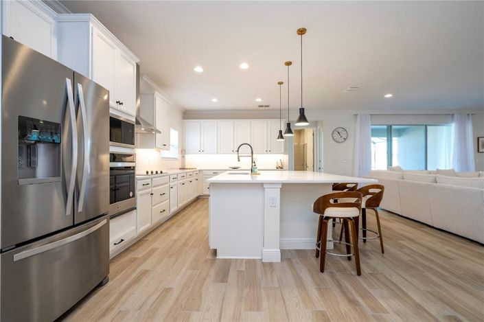 Image No.30-6 Bed House for sale