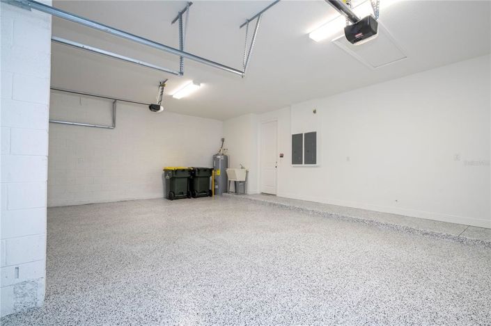 Image No.39-6 Bed House for sale