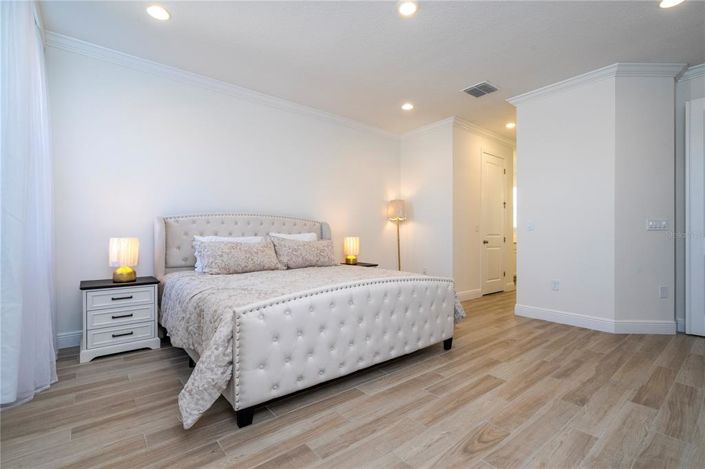 Image No.48-6 Bed House for sale